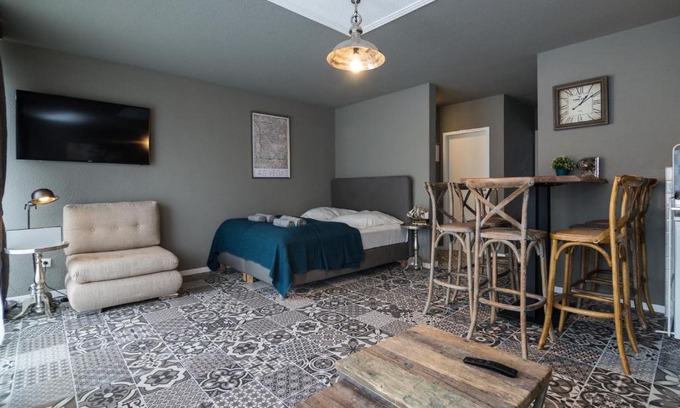 Altstadt-Nord Apartment | The LIV. - Central Station