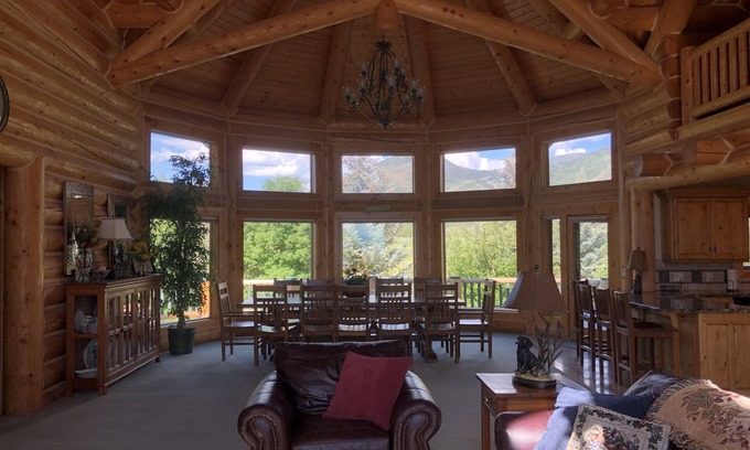 Oakley Cabin | The Lodge. A large but cozy cabin in the beautiful city of Oakley.