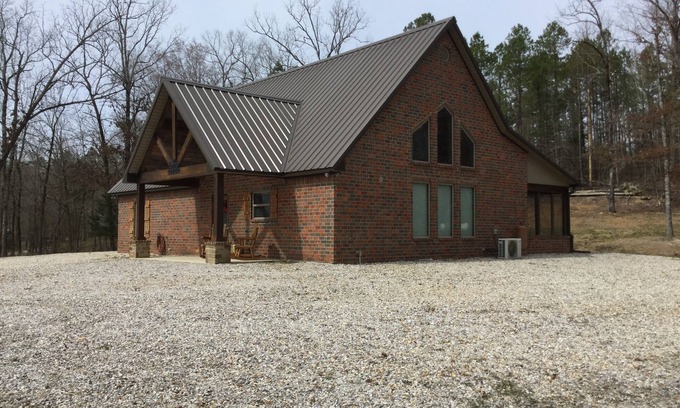 Murfreesboro House | The Lodge at Cowhide Cove Lake Greeson Murfreesboro