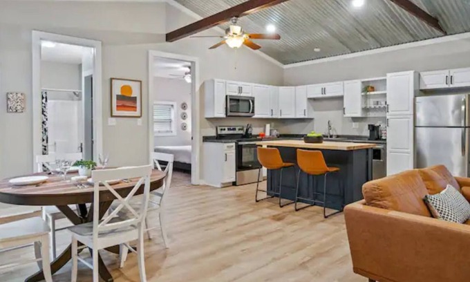 Lindale Cabin | The Lodge at Hidden Creek