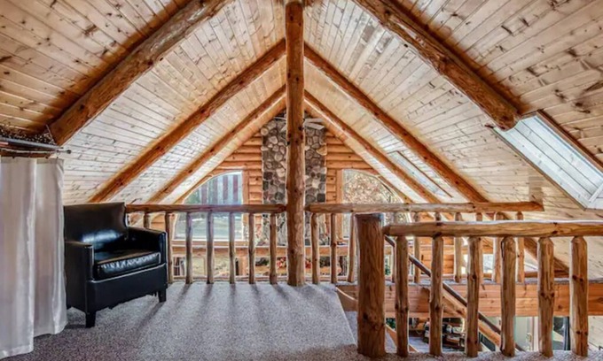 New Lisbon Cabin | The Lodge - New Lisbon Cabin
