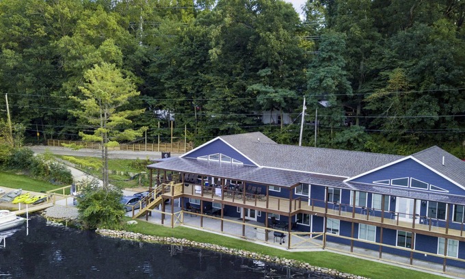 Cassopolis House | The Lodges at Stone Lake - Lakeside Resort