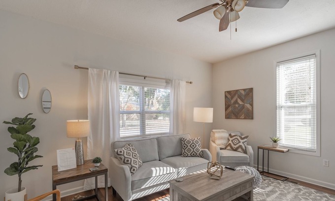 Marion House | The Loft On Landess St.