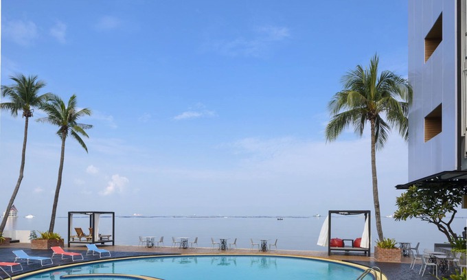 Tha Thaewawong Hotel | The Loft Seaside Sriracha