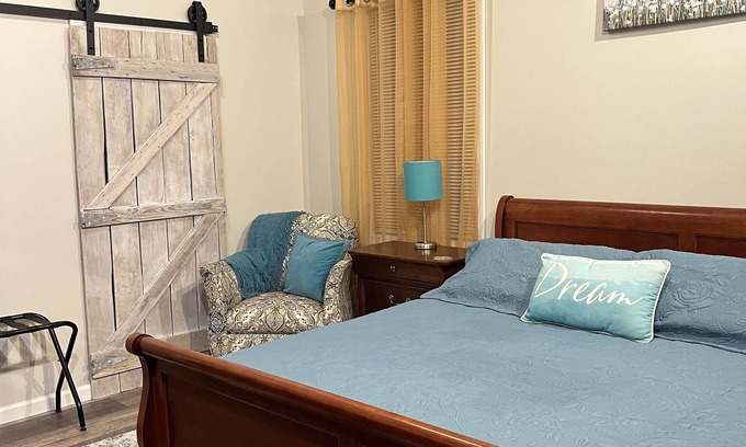 Johnstown House | The Loft- second story, 2 bedroom apt with walk out balcony