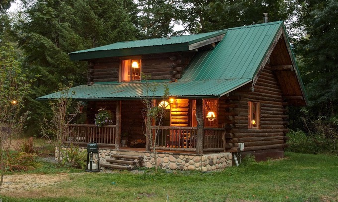 Packwood Cabin | The Log Cabin on 8 acres