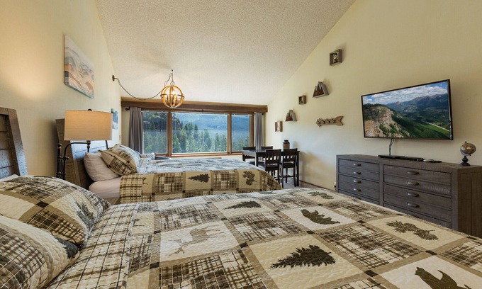 Purgatory Condo | The Lookout (#406) | 10 min to Ski - Golf - AC/Pool/Hot Tub - High Ceilings