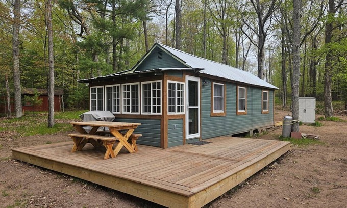 Hayward Cabin | The Loonatic Lodge on Callahan Lake