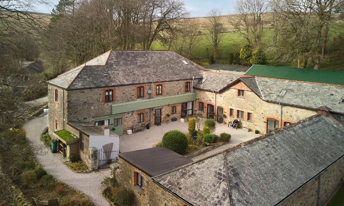 Ivybridge Apartment | The Lower Barn - The Cottages at Blackadon Farm