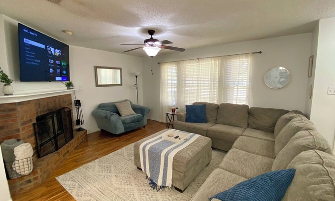 Lubbock House | The Lubbock Landing! Hot Tub, King Bed, Backyard Fun, Board Games, & More!