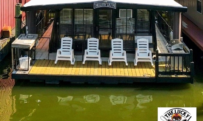 Venice Boat Rental | The Lucky Loutre Houseboat located in Venice Marina