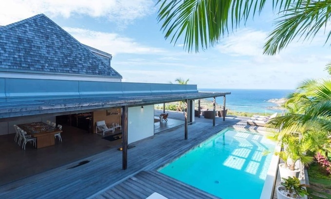 Vitet House | The Lustrous Villa Casa Tigre, WIFI, Pool, TV Room