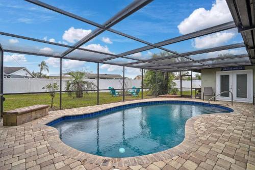 Whitfield House | The Luxe Oasis