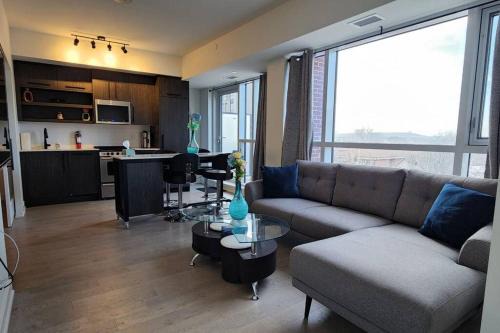 Sandy Hill Apartment | The Luxurious Charlotte Downtown Ottawa