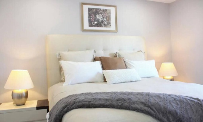 Peterborough House | The Luxury Inn - Home For A Perfect Stay for 4!