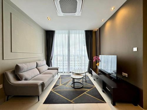 Taman Charming Apartment | The Luxury Podium3R2B, 8pax YPM103