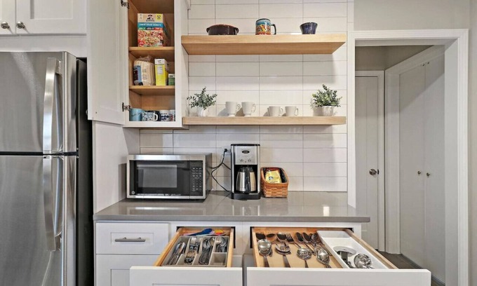 Waukegan House | The Lyons Woods Ranch