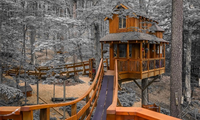 LaFayette Cottage | The Magical Chez Tree Rest Treehouse perched 35' above the forest floor!