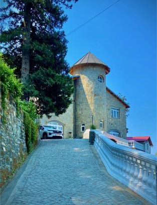 Almora House | The Magnolia Lodge