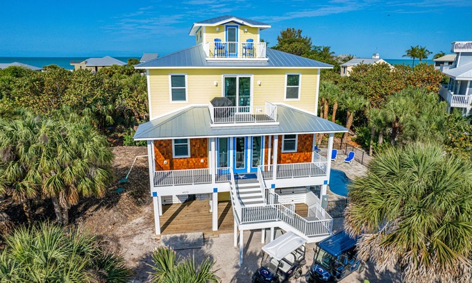 North Captiva House | The MAINE DECK - BRAND NEW DESIGNER HOME WITH PRIVATE POOL AND 2 GOLF CARTS