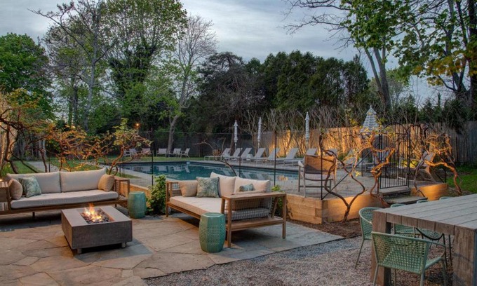 Village of Southampton House | The Mainstay - Entire Bed & Breakfast