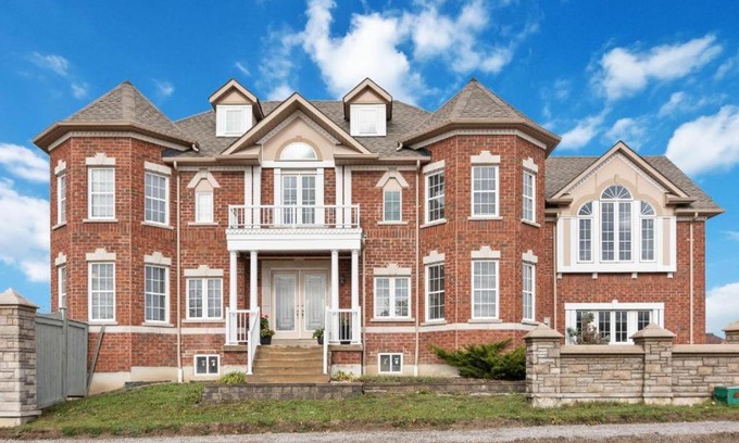 Ajax House | The Majestic Abode