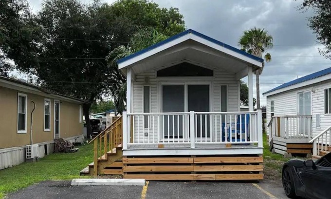 Harlingen Cabin | The Majestic Marlin, with Pool!