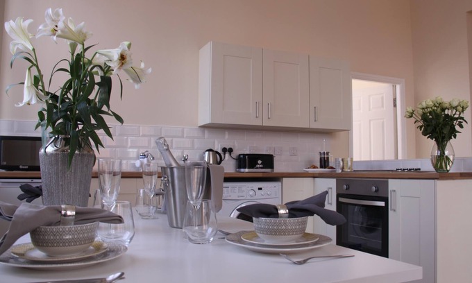 Offerton Apartment | The Manchester @ St Petersgate - Sleeps up to 6, close to train station & very central