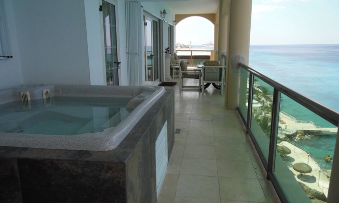 Colonia Andres Condo | THE MANSION - Splendid Oceanfront Penthouse - Best location in Cozumel