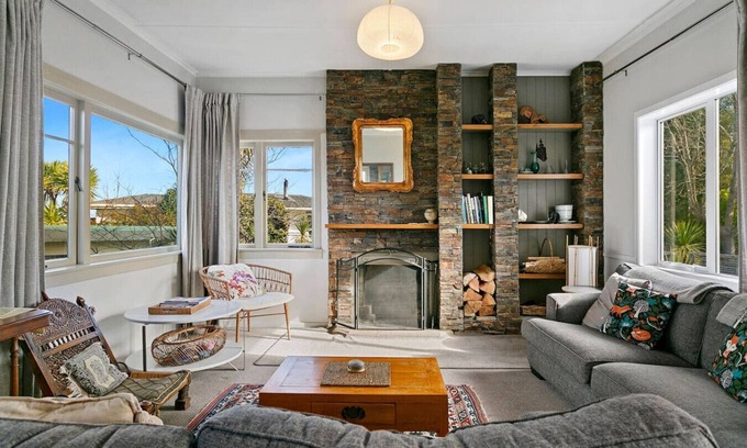 Taupo House | "The Maple Tree" Taupo - central accommodation