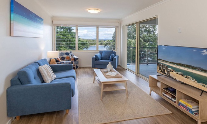 Forster Apartment | The Marina 408 - CBD Location