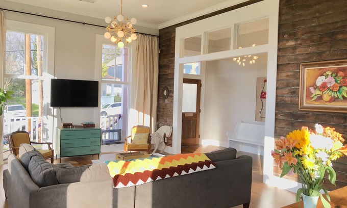 Vicksburg House | The Massey’s on Grove Unit 1 - River Views Downtown Historic Vicksburg, MS
