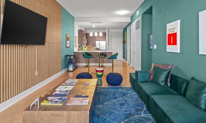 West End Apartment | The McConaughey Flat Downtown ATX 1BR/1BA