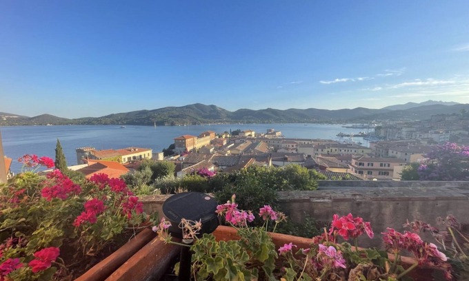 Portoferraio Old Town Apartment | The Medici Staircase