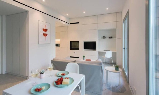 Old Town Rethymnon Hotel | The Met Main Suite 2, cozy suite in the Cathedral Square, Rethymno!