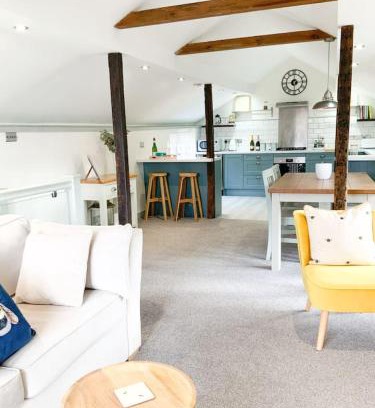 Petworth House | The Mews Pet Friendly and Parking