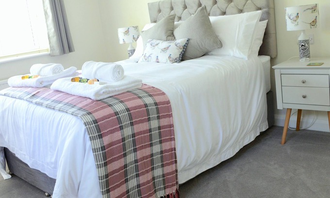 Macclesfield Cottage | The MIddlewood - Luxury Private Cottage with Garden