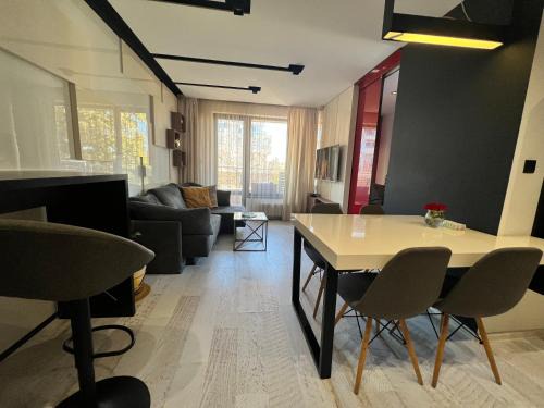 Vitosha District Apartment | The Mirror Apartment