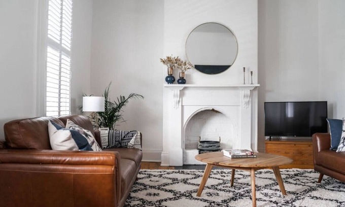 Launceston CBD House | The Mistress - refined, elegant and sophisticated
