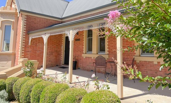 Tumut House | The Monarch Tumut
