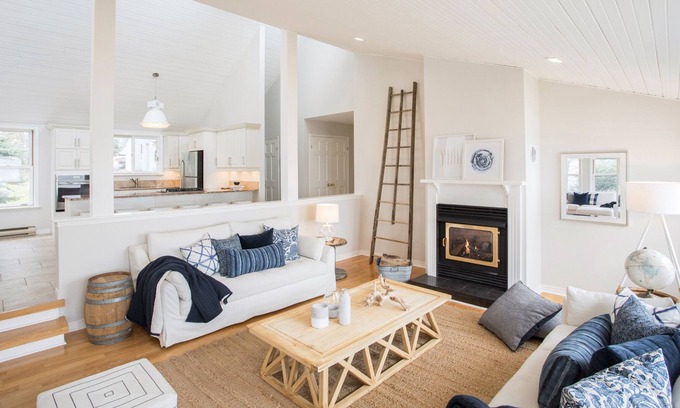 Picton House | The Montauk, Waterfront & Close to Sandbanks Park