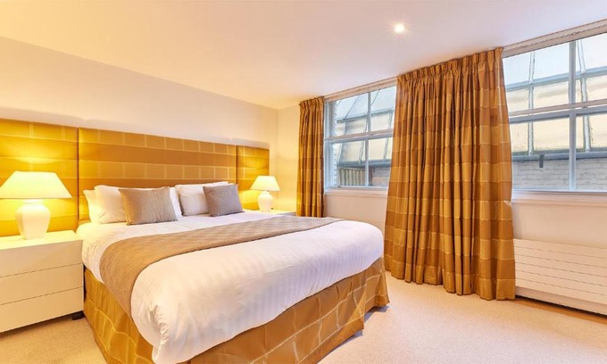 Newcastle-upon-Tyne Apartment | The Monument