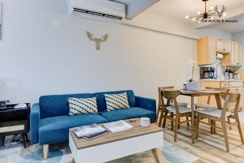 Downtown Memphis Apartment | The Moose #11 - Luxe Modern loft with King Bed, Free Parking & Wi-Fi