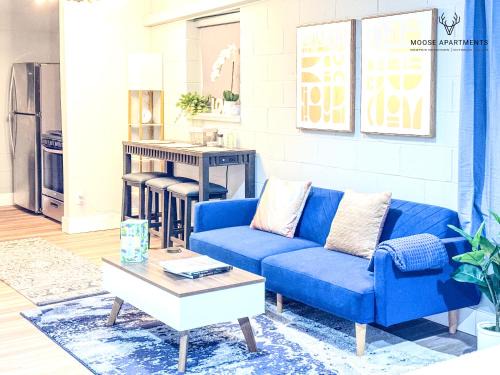 Downtown Memphis Apartment | The Moose #12 - Brand New Modern Luxe Loft with Free Parking, King Bed & Fast WiFi