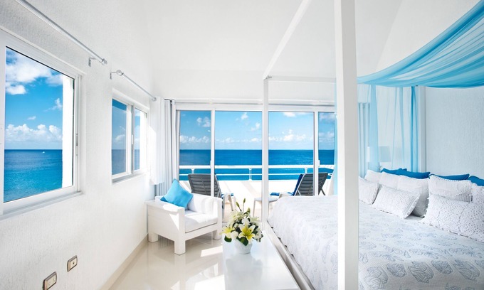 Zona Hotelera Norte Condo | The most Romantic Oceanfront Penthouse condo on the island!