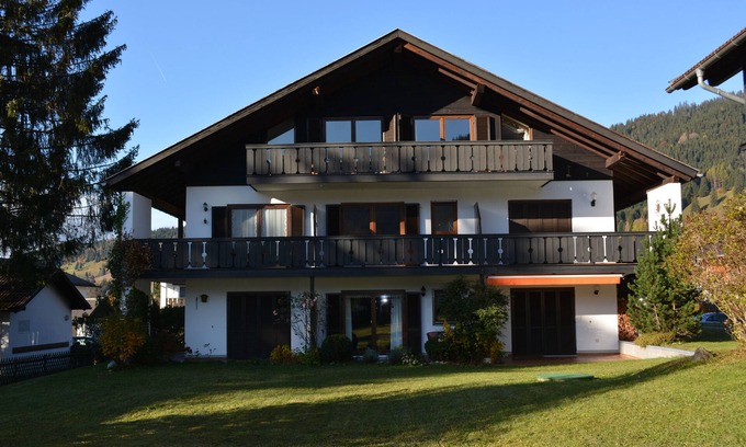 Oberammergau Apartment | The MOUNTAINS very NEAR: MODERN apartment - VERY QUIET, great MOUNTAIN VIEWS!
