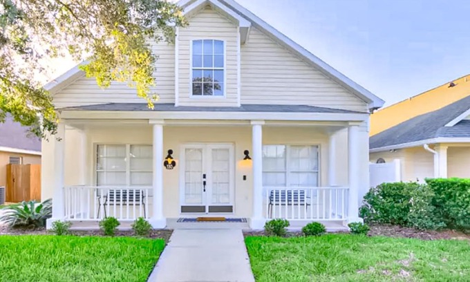 Bridgewater Crossing House | The Mouse House