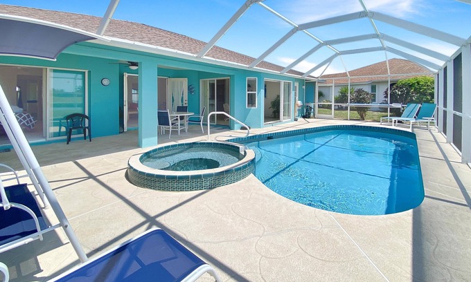 Pebble Beach Villa | The Mumbles, full refund*, heated pool, sleeps 6
