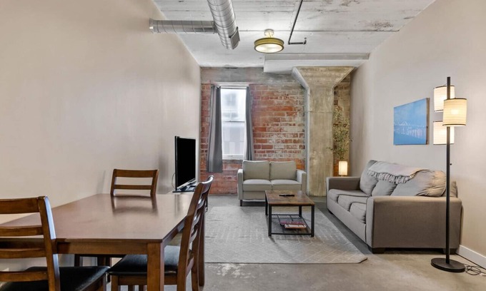 Downtown Apartment | The Nelson Lofts - Unit 4 (2 BR)