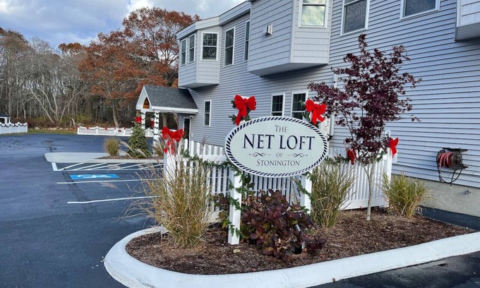 Mystic - New London Apartment | The Net Loft of Stonington “C”